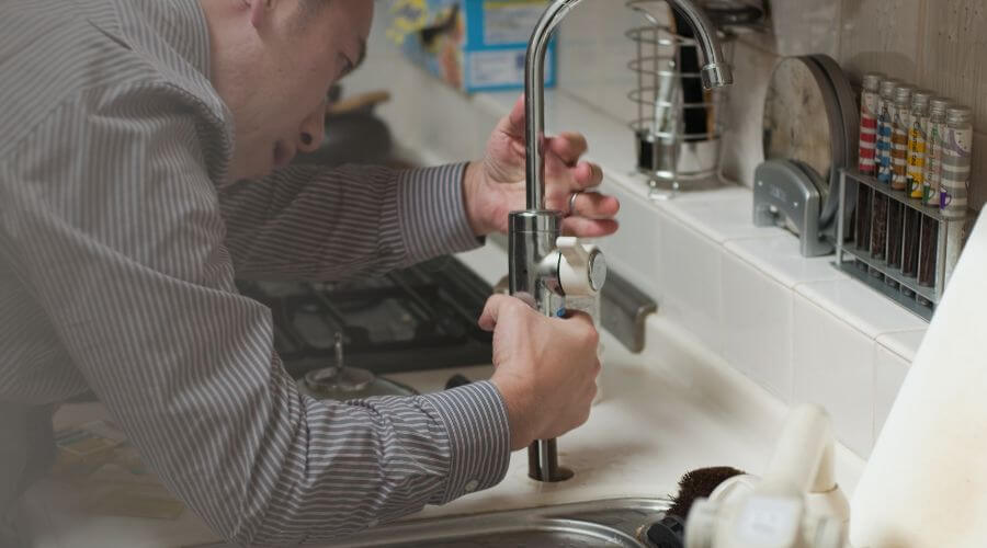 Professional sink repair in Mentone, IN
